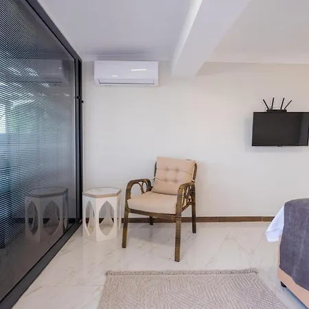 度假居 Select Cunda - Sea View With Private Veranda In Cunda Island