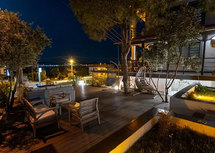 Select Cunda - Sea View With Private Veranda In Cunda Island 펜션 *