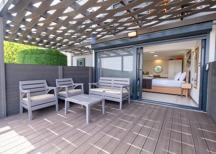 Select Cunda - Sea View With Private Veranda In Cunda Island